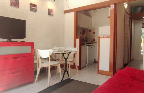 Isola Apartment | Bright Studio Near Gondola, South-Facing Balcony, 4 Guests, Mountain and Ski Views