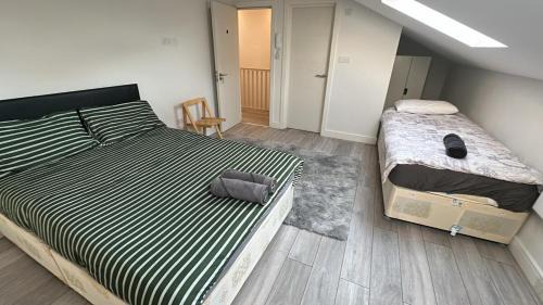 Bensham Manor Apartment | Bright Studio on Brigstock Rd