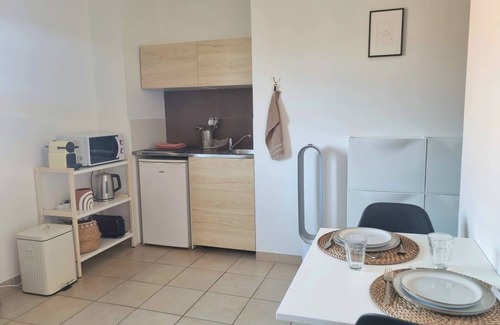 Sud Apartment | Bright studio - private parking - fiber - terrace