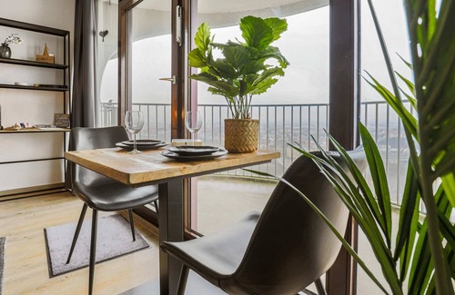 Antonsviertel Apartment | ☆ BRIGHT: Stunning City View & Tropical Vibes | Studio & Balcony
