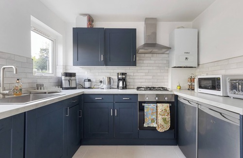 Wandsworth Apartment | Bright & Stylish 1BR Flat Near Clapham Junction