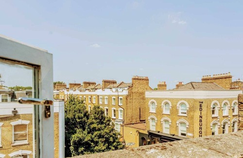 Mildmay Condo | Bright & Stylish 2BR Flat in Trendy Newington Green, London