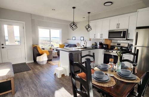 Strathmore House | Bright Suite, Beautiful Sunrises