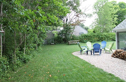 East Falmouth House | Bright Sunny Cape Cod Cottage in Falmouth, Ma