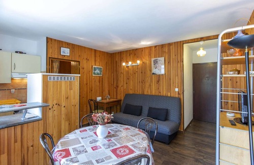 Eaux-Bonnes Apartment | Bright T2 apartment, near slopes, 6 pers, residence with elevator
