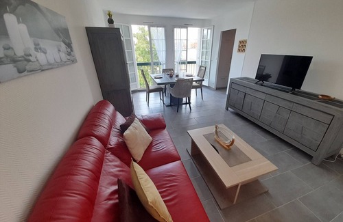La Roche-Posay Apartment | Bright T2 with Wi-Fi in central La Roche-Posay