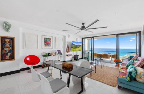 Tamarama Apartment | Bright Tamarama 2-Bed Apartment with Balcony Views