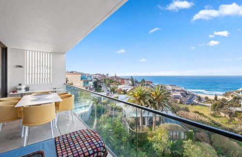 Tamarama Apartment | Bright Tamarama 2-Bed Apartment with Balcony Views