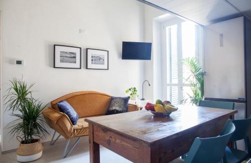 Santa Maria Novella Apartment | Bright Terrace Loft in Florence Center