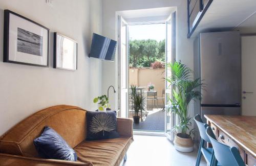 Santa Maria Novella Apartment | Bright Terrace Loft in Florence Center