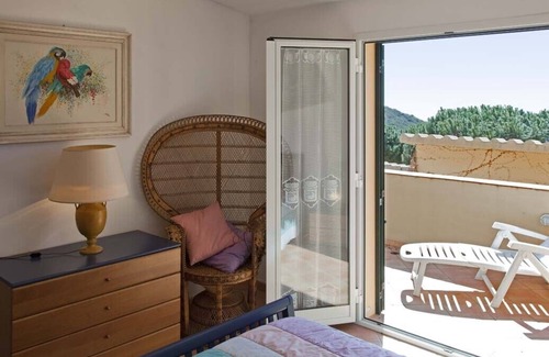 Cavoli Apartment | Bright three-room apartment in residence terrace overlooking the sea and islands, parking space