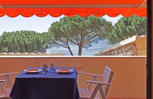 Cavoli Apartment | Bright three-room apartment in residence terrace overlooking the sea and islands, parking space