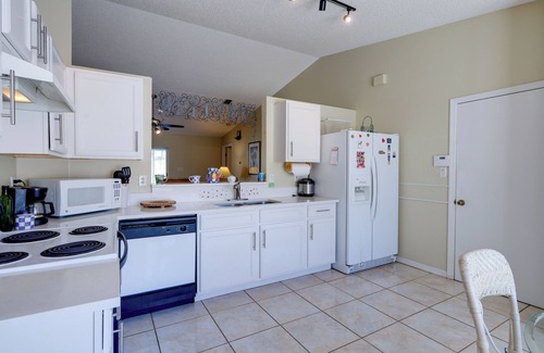 Titusville House | Bright Titusville Retreat w/Lanai - WFH Friendly!