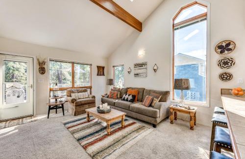 Cloudcroft House | Bright Townhome - 1 Mile to Downtown Cloudcroft
