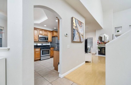 Valle Lindo House | Bright Townhome Retreat with Private Patio & Walk Trails