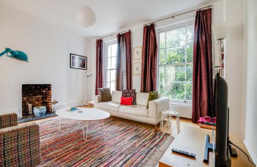 Haverstock House | Bright Two Bedroom Apartment Near Vibrant Camden Town