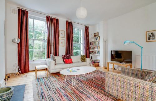 Haverstock House | Bright Two Bedroom Apartment Near Vibrant Camden Town