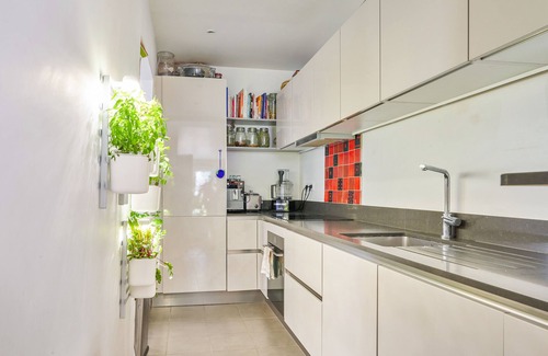 Saint-Mande Apartment | Bright two-bedroom in the heart of Saint-Mandé - Welkeys