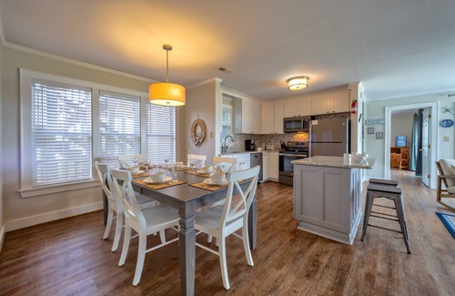 Avon Condo | Bright, updated oceanfront home with shared pool, private deck, & great views