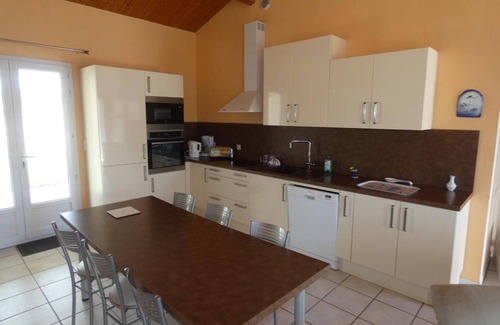 Notre-Dame-de-Monts House | Bright Vacation Home with Garden, Near Beach - Pet Friendly - 2 Bedrooms, Sleeps 4
