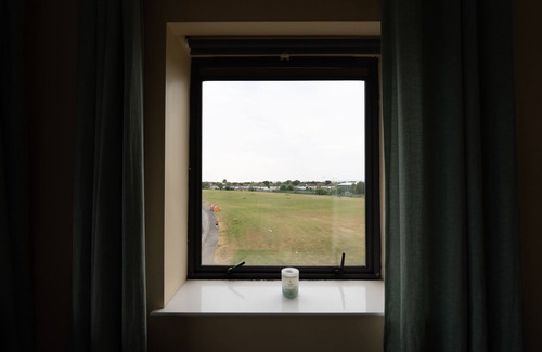 Santry Apartment | Bright view Apt between dublin airport and city canter