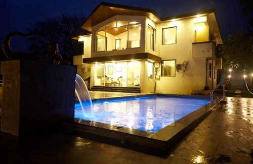 Khodala Villa | Bright Villa