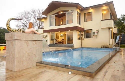 Khodala Villa | Bright Villa