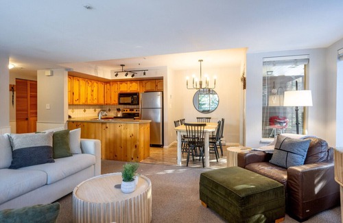 Village North Condo | Bright Whistler Village 2BR: Walk to Gondola! Hot Tub & Free Parking!