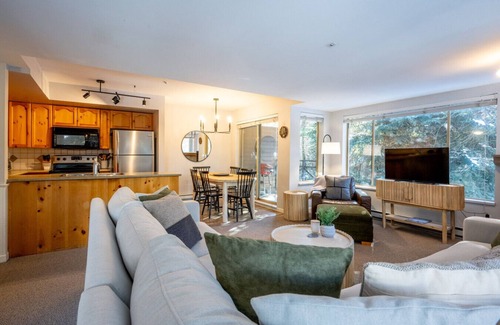 Village North Condo | Bright Whistler Village 2BR: Walk to Gondola! Hot Tub & Free Parking!