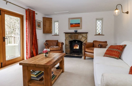 Robertsbridge Cabin | BRIGHTLING COTTAGE, pet friendly in Netherfield, East Sussex