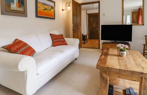Robertsbridge Cabin | BRIGHTLING COTTAGE, pet friendly in Netherfield, East Sussex