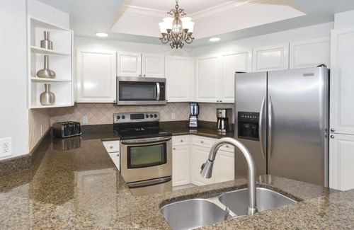 Fort Walton Beach - Destin Condo | Brightly colored beachfront condo w/private balcony! 🏖️