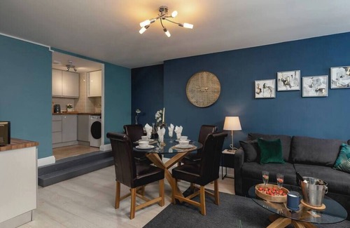 Brighton City Centre Apartment | Brighton 2BR Seaside Flat | Patio, Near i360 Lanes