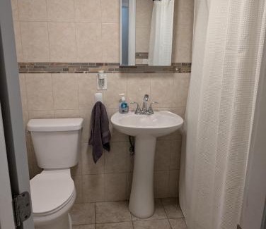 St. Elizabeth's Apartment | Brighton Apartment Sleeps 3 - Steps to Bus Line