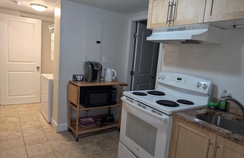 St. Elizabeth's Apartment | Brighton Apartment Sleeps 3 - Steps to Bus Line