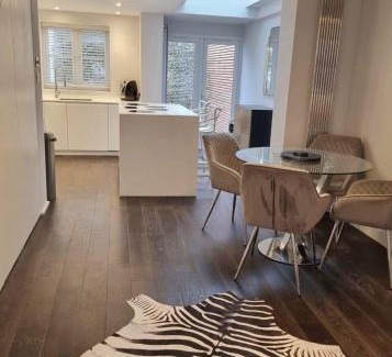 Montpelier House | Brighton Cottage By The Sea