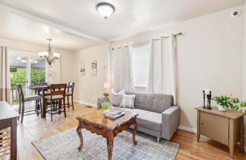 Brighton House | Brighton House - Walk to Metro