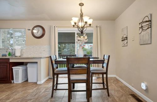 Brighton House | Brighton House - Walk to Metro
