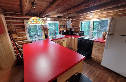 Salt Lake Mountain Resorts Cabin | Brighton Log Cabin. Close to lifts! Free parking.n