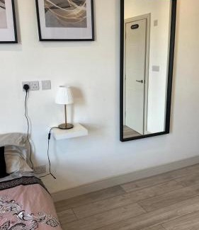 Bensham Manor Apartment | Brigstock 6