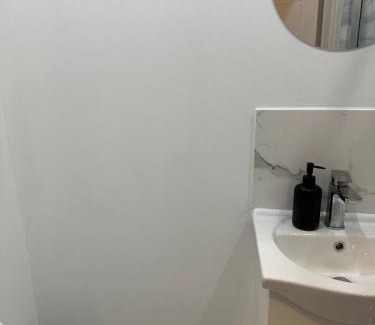 Bensham Manor Apartment | Brigstock3