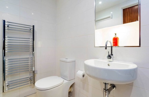 St Luke's Apartment | Brilliant Barbican, by Veeve