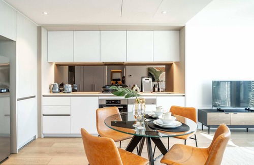 Docklands Apartment | Brilliant Collins Wharf Waterfront Condo