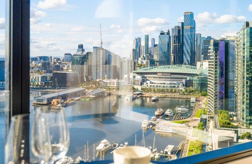 Docklands Apartment | Brilliant Collins Wharf Waterfront Condo