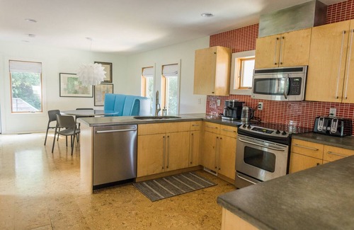Chattanooga House | Brilliant Southside Home on 2 Acre Park + Pet Friendly