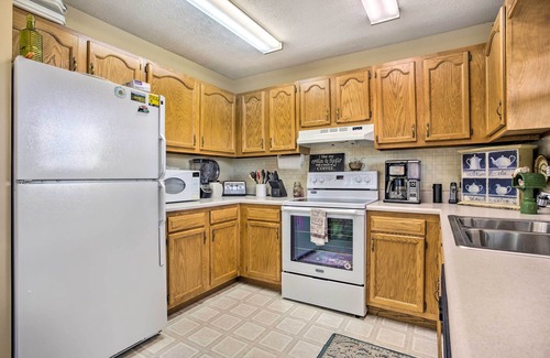 Burnsville Cottage | Bring a Pet: Cozy Burnsville Cottage w/Fire Pit!