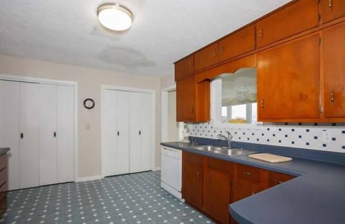 Lillian Condo | Bring Boat! Water-front-Private Beach-Pet Friendly Pet friendly, Sleeps 8
