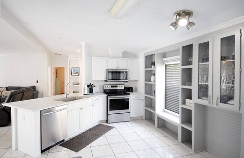 Bayside Park House | Bring your boat, home has private canal right to the Bay!