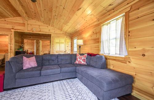 Urbana House | Bring Your Boat Cabin with Lake Access in Halfway