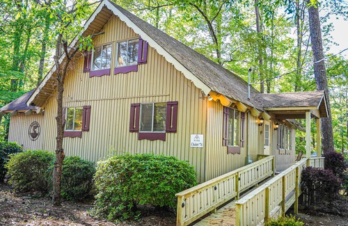 Pine Mountain Ski Chalet | Bring your fur-baby and enjoy this beautiful Chalet overlooking Lake Innsbruck!